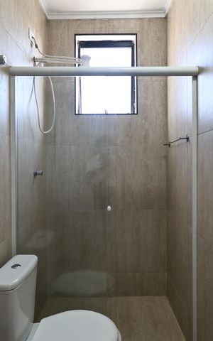 Apartamento à venda com 100m², 2 quartos e 2 vagas Apartamento à venda com 100m², 2 quartos e 2 vagasBanheiro da Suíte