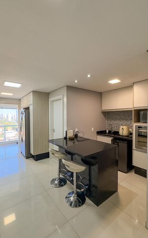 Apartamento à venda com 210m², 3 quartos e 3 vagasCozinha e Área de Serviço