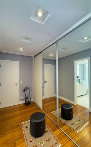 Apartamento à venda com 210m², 3 quartos e 3 vagasCloset da suíte