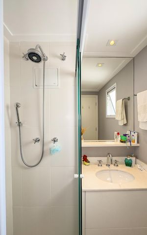 Apartamento à venda com 210m², 3 quartos e 3 vagasBanheiro da Suíte 2