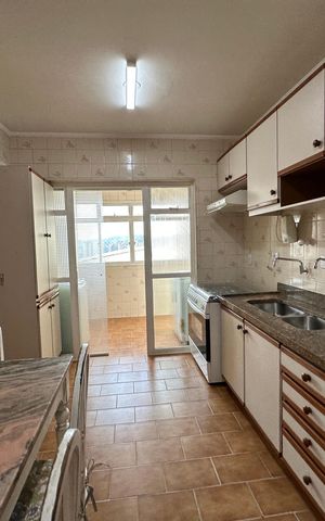 Apartamento para alugar com 128m², 3 quartos e 2 vagas Apartamento para alugar com 128m², 3 quartos e 2 vagasCozinha