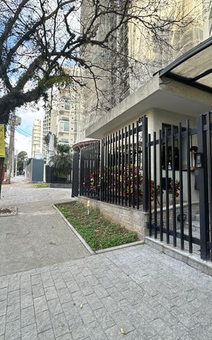Apartamento para alugar com 128m², 3 quartos e 2 vagas Apartamento para alugar com 128m², 3 quartos e 2 vagasFachada e portaria