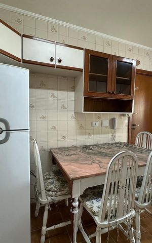 Apartamento para alugar com 128m², 3 quartos e 2 vagas Apartamento para alugar com 128m², 3 quartos e 2 vagasCozinha