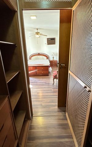 Apartamento para alugar com 128m², 3 quartos e 2 vagas Apartamento para alugar com 128m², 3 quartos e 2 vagasCloset da suíte