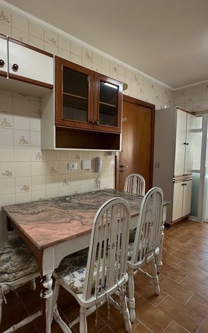 Apartamento para alugar com 128m², 3 quartos e 2 vagas Apartamento para alugar com 128m², 3 quartos e 2 vagasCozinha