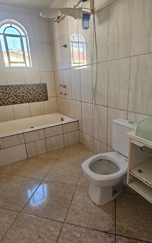 Casa para alugar com 150m², 3 quartos e 3 vagas Casa para alugar com 150m², 3 quartos e 3 vagasBanheiro