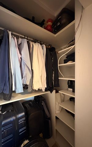 Apartamento à venda com 90m², 2 quartos e 2 vagas Apartamento à venda com 90m², 2 quartos e 2 vagasCloset quarto 2