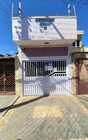 Casa para alugar com 210m², 2 quartos e 2 vagas Casa para alugar com 210m², 2 quartos e 2 vagasFachada