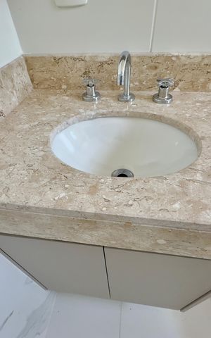 Apartamento para alugar com 56m², 2 quartos e 1 vaga Apartamento para alugar com 56m², 2 quartos e 1 vagaBanheiro da Suíte 1