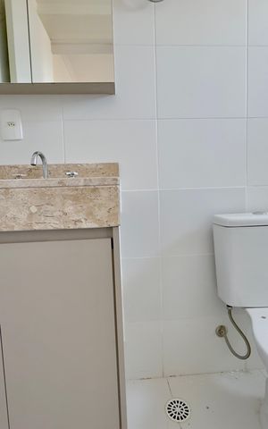 Apartamento para alugar com 56m², 2 quartos e 1 vaga Apartamento para alugar com 56m², 2 quartos e 1 vagaBanheiro da Suíte 1