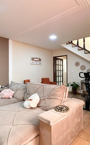 Casa à venda com 224m², 3 quartos e 4 vagas Casa à venda com 224m², 3 quartos e 4 vagasSala