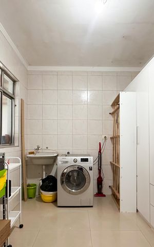 Casa à venda com 224m², 3 quartos e 4 vagas Casa à venda com 224m², 3 quartos e 4 vagasÁrea de Serviço