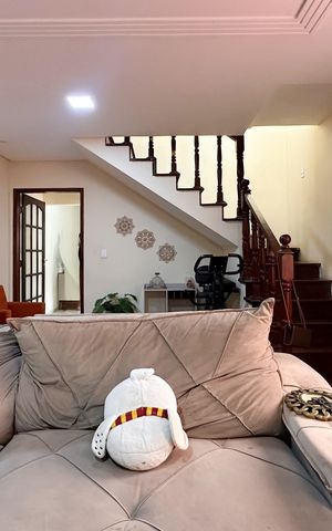 Casa à venda com 224m², 3 quartos e 4 vagas Casa à venda com 224m², 3 quartos e 4 vagasSala