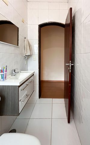 Casa à venda com 224m², 3 quartos e 4 vagas Casa à venda com 224m², 3 quartos e 4 vagasBanheiro Social
