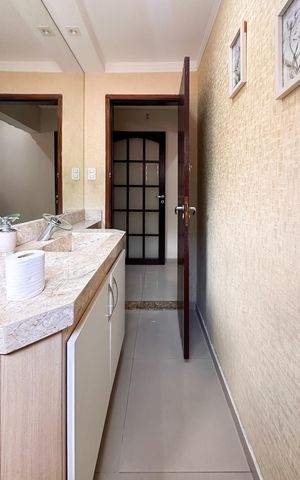 Casa à venda com 224m², 3 quartos e 4 vagas Casa à venda com 224m², 3 quartos e 4 vagasLavabo