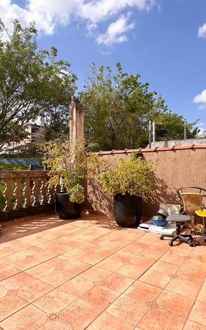 Casa à venda com 224m², 3 quartos e 4 vagas Casa à venda com 224m², 3 quartos e 4 vagasSacada da Suíte