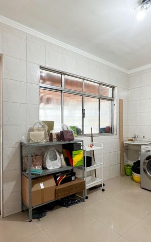 Casa à venda com 224m², 3 quartos e 4 vagas Casa à venda com 224m², 3 quartos e 4 vagasÁrea de Serviço
