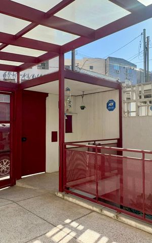 Casa à venda com 222m², 2 quartos e 1 vaga Casa à venda com 222m², 2 quartos e 1 vagaGaragem