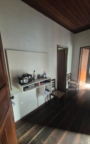 Casa à venda com 240m², 3 quartos e sem vaga Casa à venda com 240m², 3 quartos e sem vagaSala