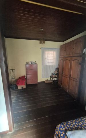 Casa à venda com 240m², 3 quartos e sem vaga Casa à venda com 240m², 3 quartos e sem vagaQuarto