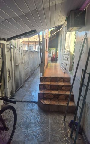 Casa à venda com 240m², 3 quartos e sem vaga Casa à venda com 240m², 3 quartos e sem vagaÁrea externa