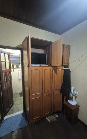 Casa à venda com 240m², 3 quartos e sem vaga Casa à venda com 240m², 3 quartos e sem vagaQuarto