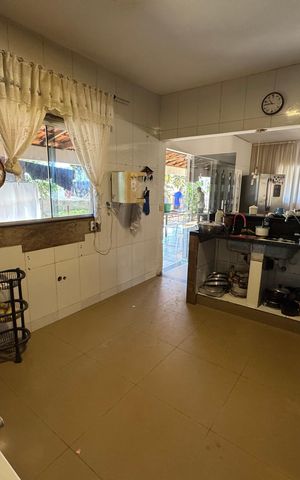 Casa à venda com 340m², 4 quartos e sem vaga