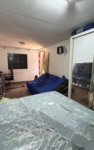 Casa à venda com 340m², 4 quartos e sem vaga