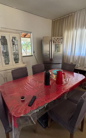 Casa à venda com 340m², 4 quartos e sem vaga
