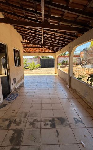 Casa à venda com 340m², 4 quartos e sem vaga