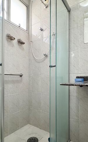 Apartamento à venda com 70m², 2 quartos e 1 vaga Apartamento à venda com 70m², 2 quartos e 1 vagaBanheiro Social