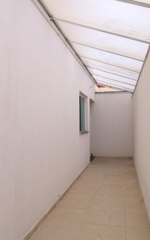 Casa para alugar com 81m², 2 quartos e 2 vagasCorredor