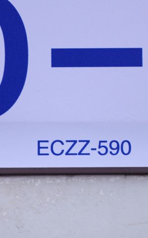 Casa para alugar com 81m², 2 quartos e 2 vagasPlaca GRANDE instalada no portão do imóvel, dia 10.08.2026 - Código da placa: ECZZ-590