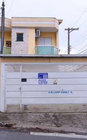 Casa para alugar com 81m², 2 quartos e 2 vagasFachada do imóvel - Placa GRANDE instalada no portão do imóvel, dia 10.08.2026 - Código da placa: ECZZ-590