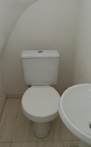 Casa para alugar com 81m², 2 quartos e 2 vagasBanheiro 3 - Lavabo