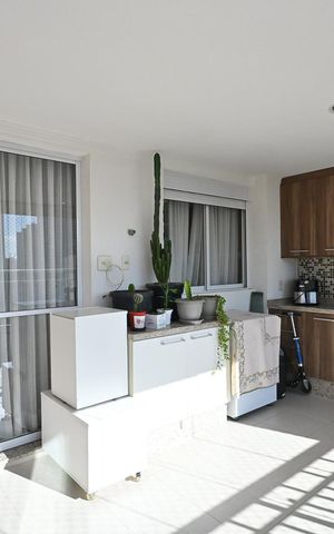 Apartamento à venda com 85m², 2 quartos e 2 vagasVaranda