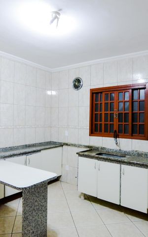 Casa à venda com 257m², 6 quartos e 6 vagasCasa 2 - Cozinha