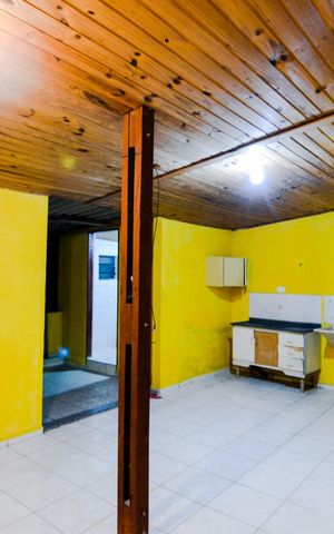 Casa à venda com 257m², 6 quartos e 6 vagasCasa 2 - Área de serviço