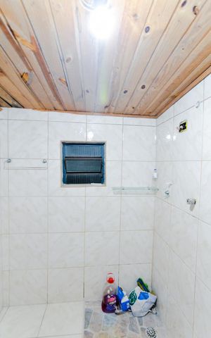 Casa à venda com 257m², 6 quartos e 6 vagasCasa 2 - Banheiro de serviço