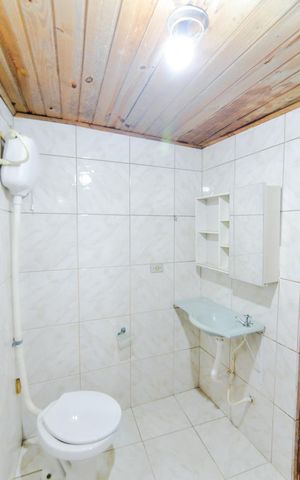 Casa à venda com 257m², 6 quartos e 6 vagasCasa 2 - Banheiro de serviço
