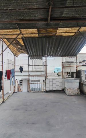 Casa à venda com 250m², 6 quartos e 3 vagas Casa à venda com 250m², 6 quartos e 3 vagasÁrea de Serviço