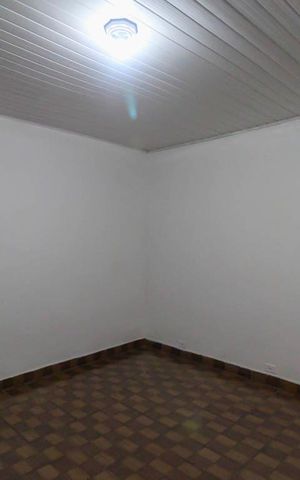 Casa à venda com 250m², 6 quartos e 3 vagas Casa à venda com 250m², 6 quartos e 3 vagasCasa 2 - Quarto