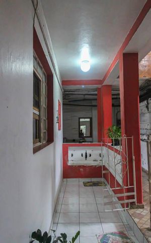 Casa à venda com 250m², 6 quartos e 3 vagas Casa à venda com 250m², 6 quartos e 3 vagasCorredor