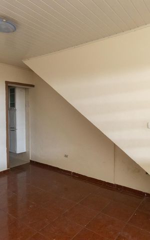 Casa de condomínio à venda com 100m², 5 quartos e 1 vaga Casa de condomínio à venda com 100m², 5 quartos e 1 vagaSala
