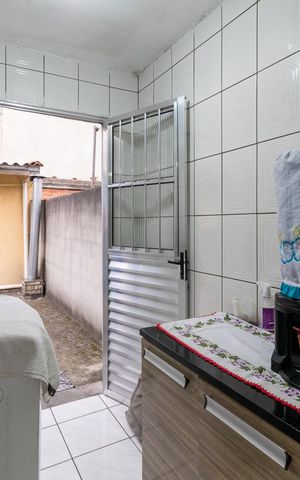 Casa à venda com 140m², 4 quartos e 3 vagas Casa à venda com 140m², 4 quartos e 3 vagasCasa 1 area de serviço