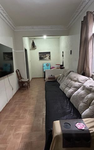 Casa para alugar com 90m², 2 quartos e 2 vagasSala