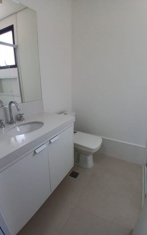 Apartamento para alugar com 77m², 3 quartos e 2 vagas Apartamento para alugar com 77m², 3 quartos e 2 vagasBanheiro 1