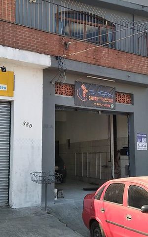 Casa para alugar com 150m², 4 quartos e 1 vaga Casa para alugar com 150m², 4 quartos e 1 vagaFachada