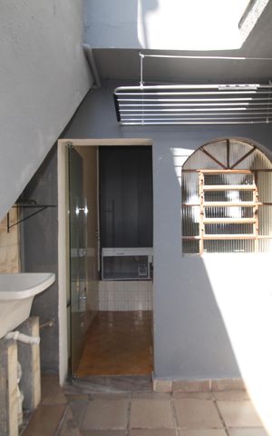 Casa para alugar com 150m², 4 quartos e 1 vagaÁrea de Serviço
