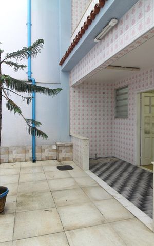 Casa de condomínio à venda com 212m², 3 quartos e 1 vagaQuintal
